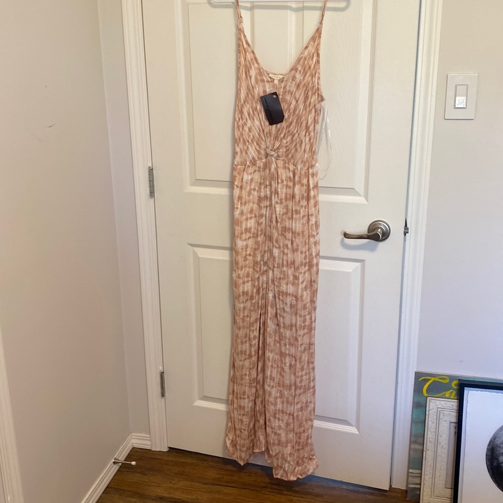 Maxi dress with slit